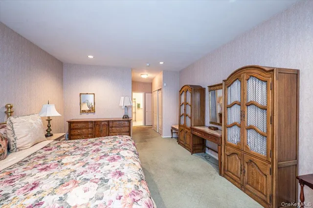 $709,999 | 37 Windwatch Drive, Hauppauge, NY 11788