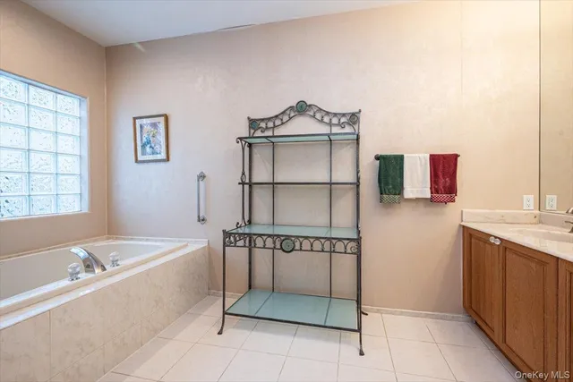 $709,999 | 37 Windwatch Drive, Hauppauge, NY 11788