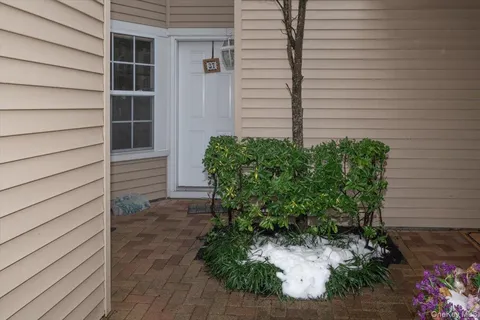 a view of entryway front of house