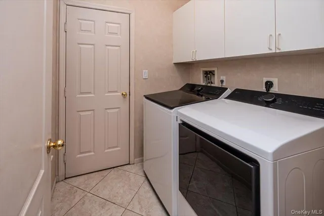 $709,999 | 37 Windwatch Drive, Hauppauge, NY 11788