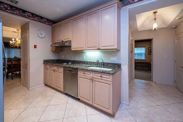 $709,999 | 37 Windwatch Drive, Hauppauge, NY 11788