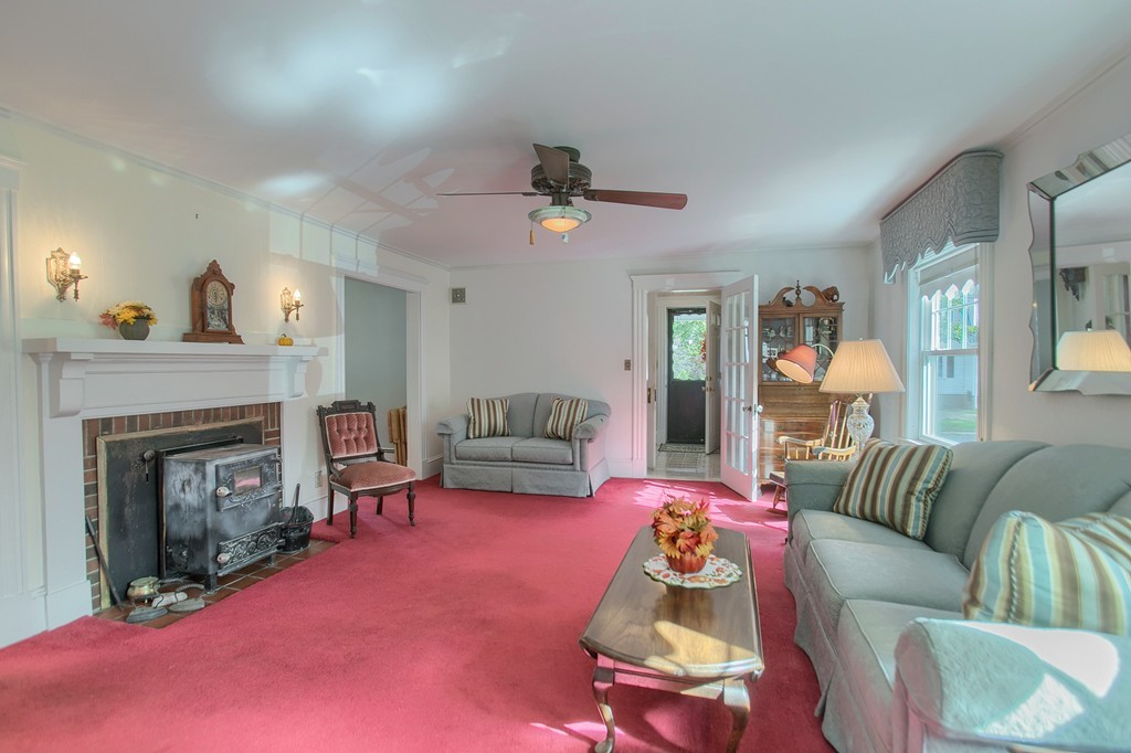10 Barrett Road Peabody, MA 01960 - Photo 5 of 27 Gallery Image 5