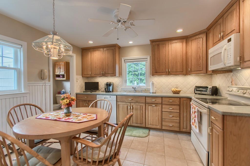 10 Barrett Road Peabody, MA 01960 - Photo 8 of 27 Gallery Image 8