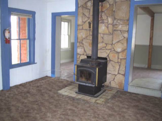 4765 Price Road Clayton, WA 99110 - Photo 3 of 7