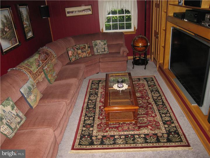 102 County Line Road Lansdale, PA 19446 - Photo 10 of 19 Family Room