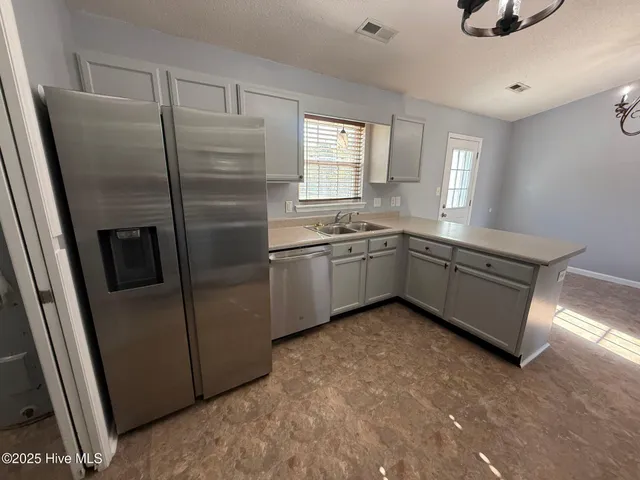 $1,625 | 203 Angie Court, Richlands, NC 28574