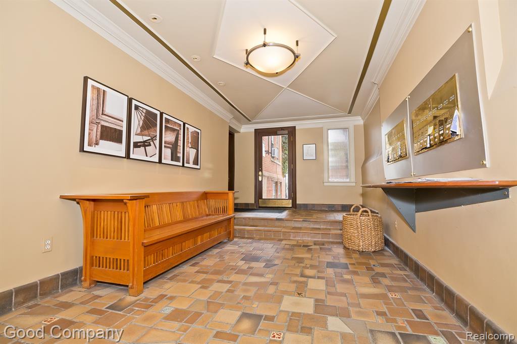 327 Southfield Road, Unit 3BS Birmingham, MI 48009 - Photo 5 of 51