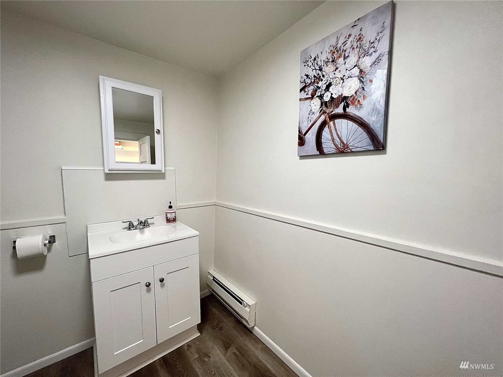 432 Cedar Avenue South Renton, WA 98057 - Photo 28 of 38 a utility room with dryer and washer
