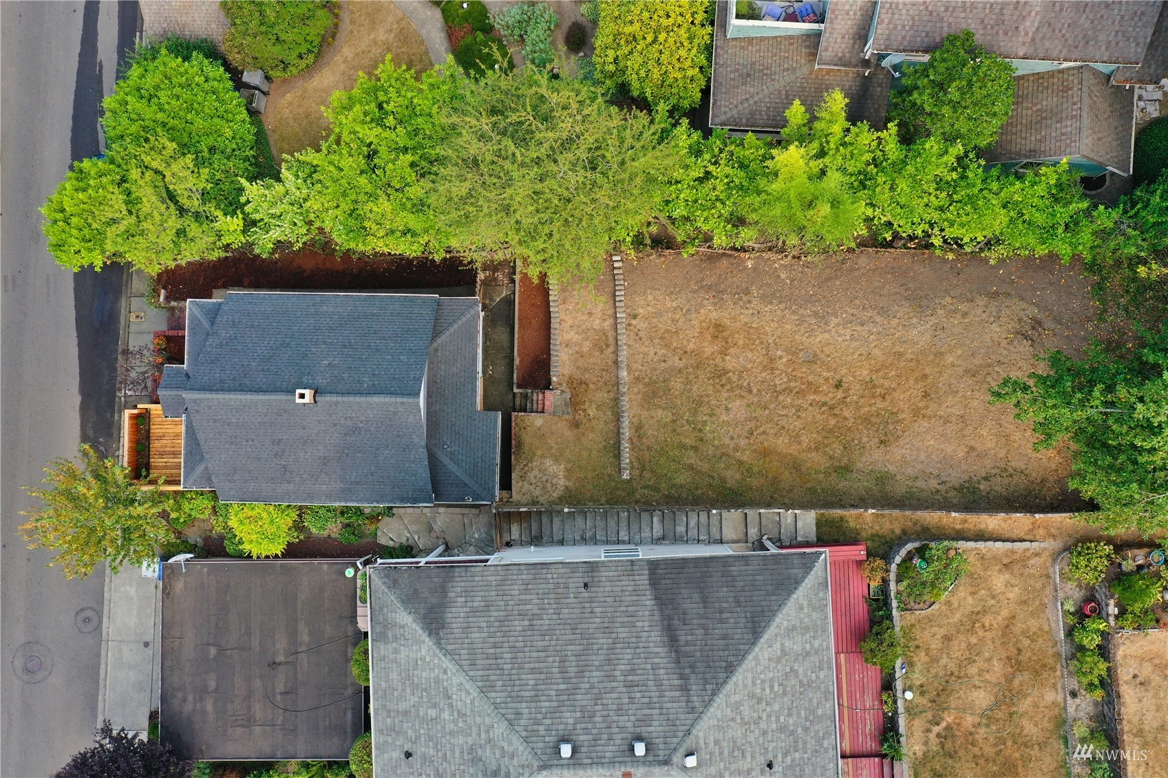 432 Cedar Avenue South Renton, WA 98057 - Photo 32 of 38 an aerial view of a house with a yard