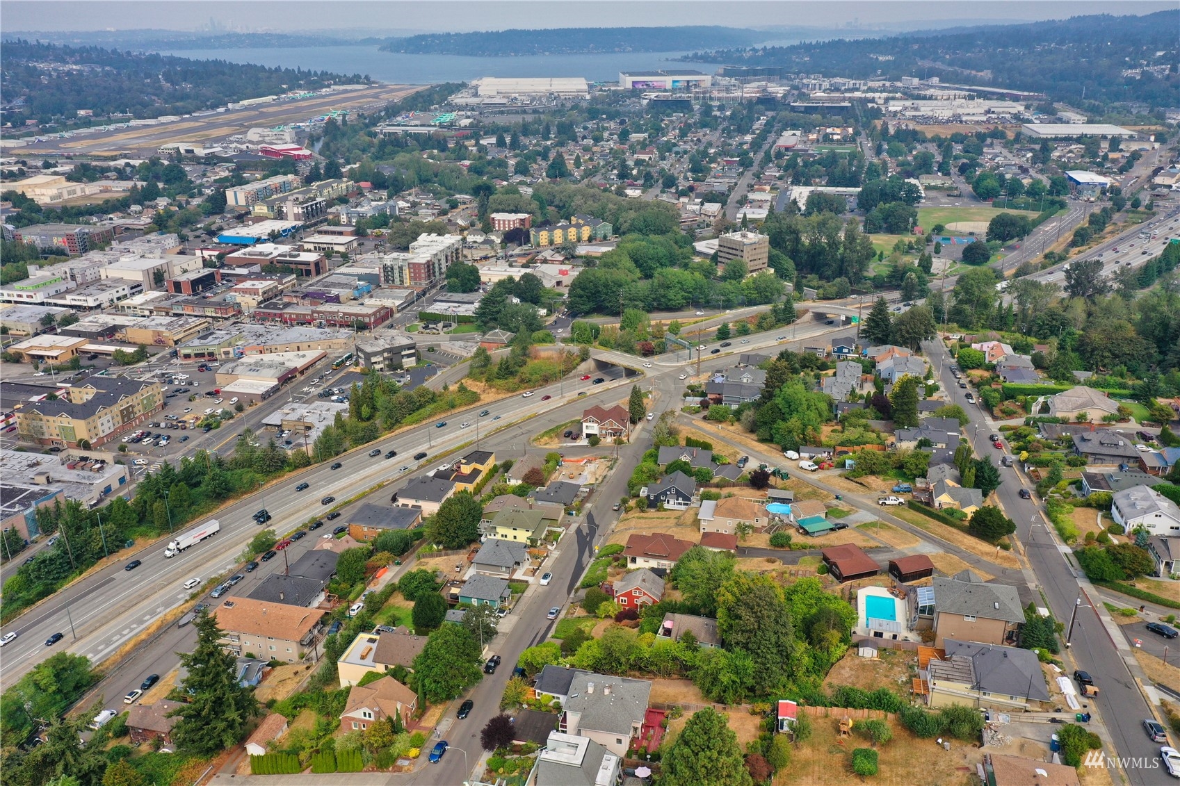 432 Cedar Avenue South Renton, WA 98057 - Photo 35 of 38 an aerial view of a city with lots of residential buildings