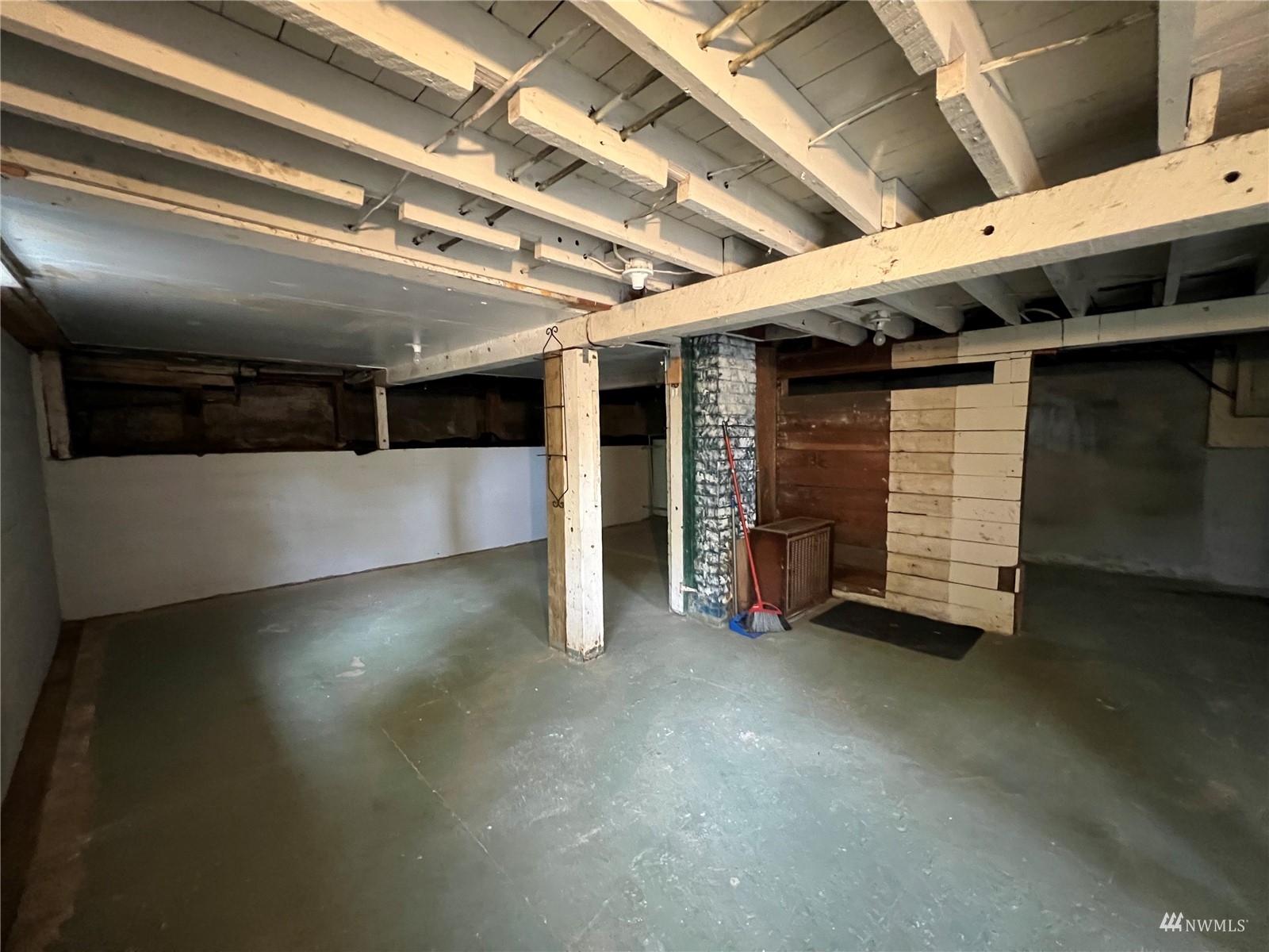 432 Cedar Avenue South Renton, WA 98057 - Photo 38 of 38 a view of an empty room