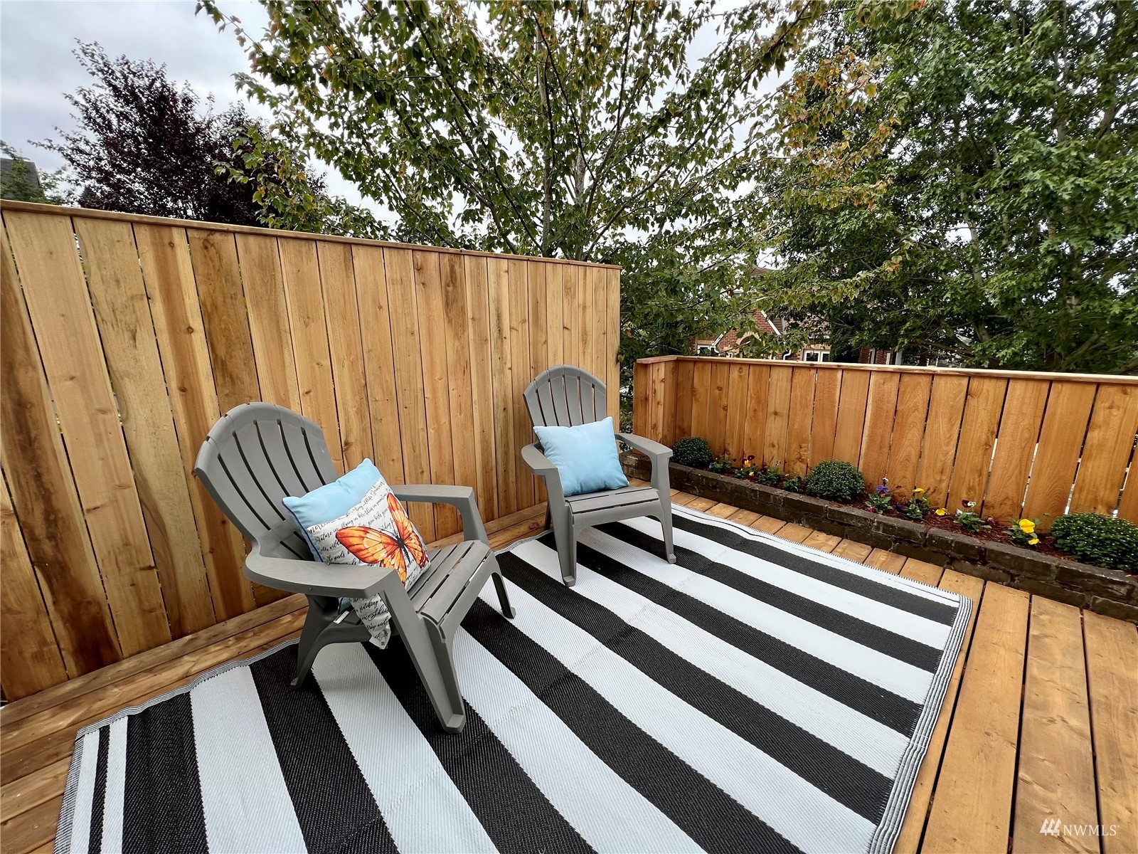 432 Cedar Avenue South Renton, WA 98057 - Photo 6 of 38 a view of a two chairs in the roof deck