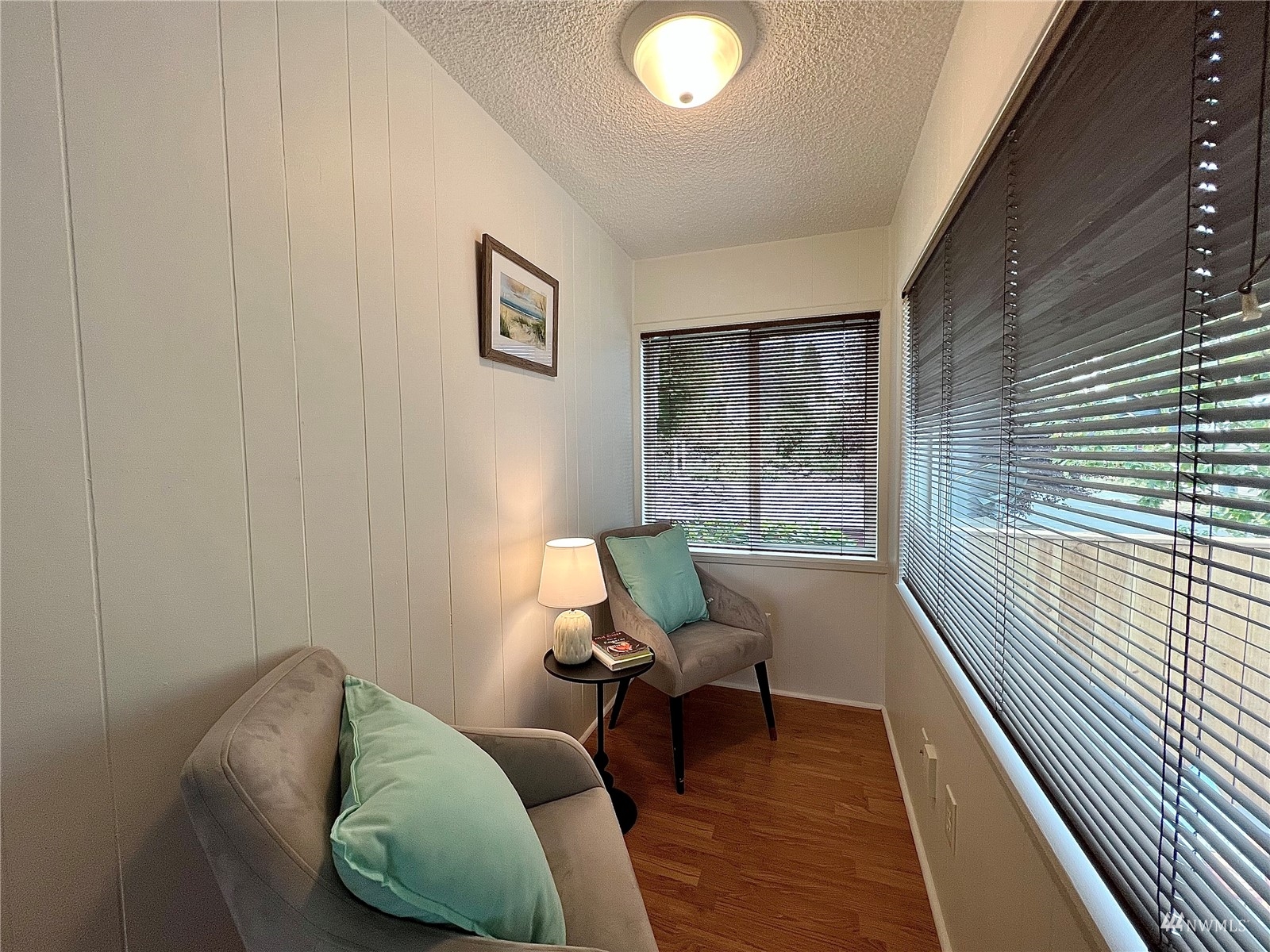 432 Cedar Avenue South Renton, WA 98057 - Photo 10 of 38 a living room with furniture and a window