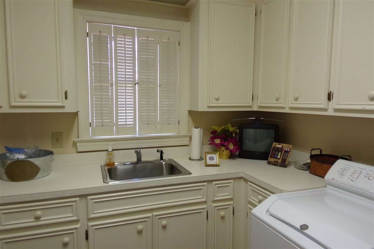 303 Monterey Drive Clinton, MS 39056 - Photo 38 of 41 Photo 38