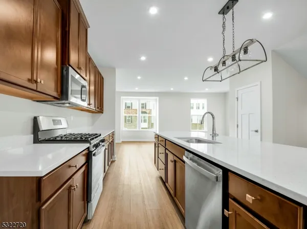 $3,800 | 3 Peckwell Street, Budd Lake, NJ 07828