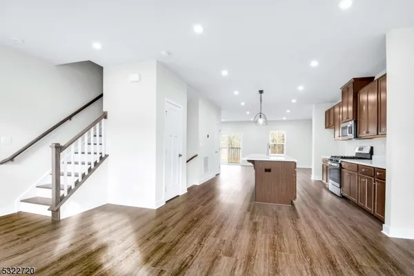 $3,800 | 3 Peckwell Street, Budd Lake, NJ 07828