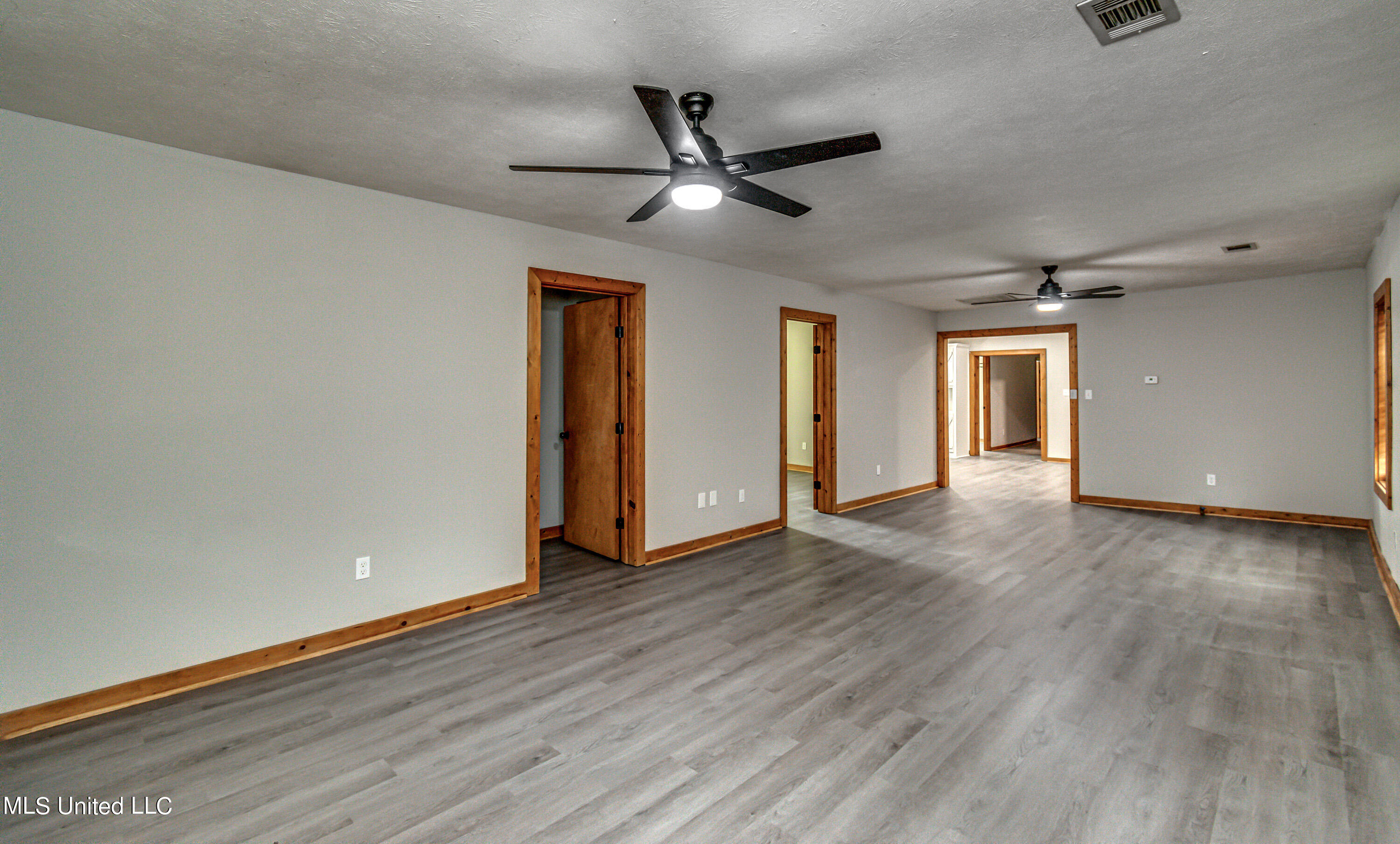 4617 South Siwell Road Byram, MS 39212 - Photo 14 of 47 4617 S Siwell Road-25