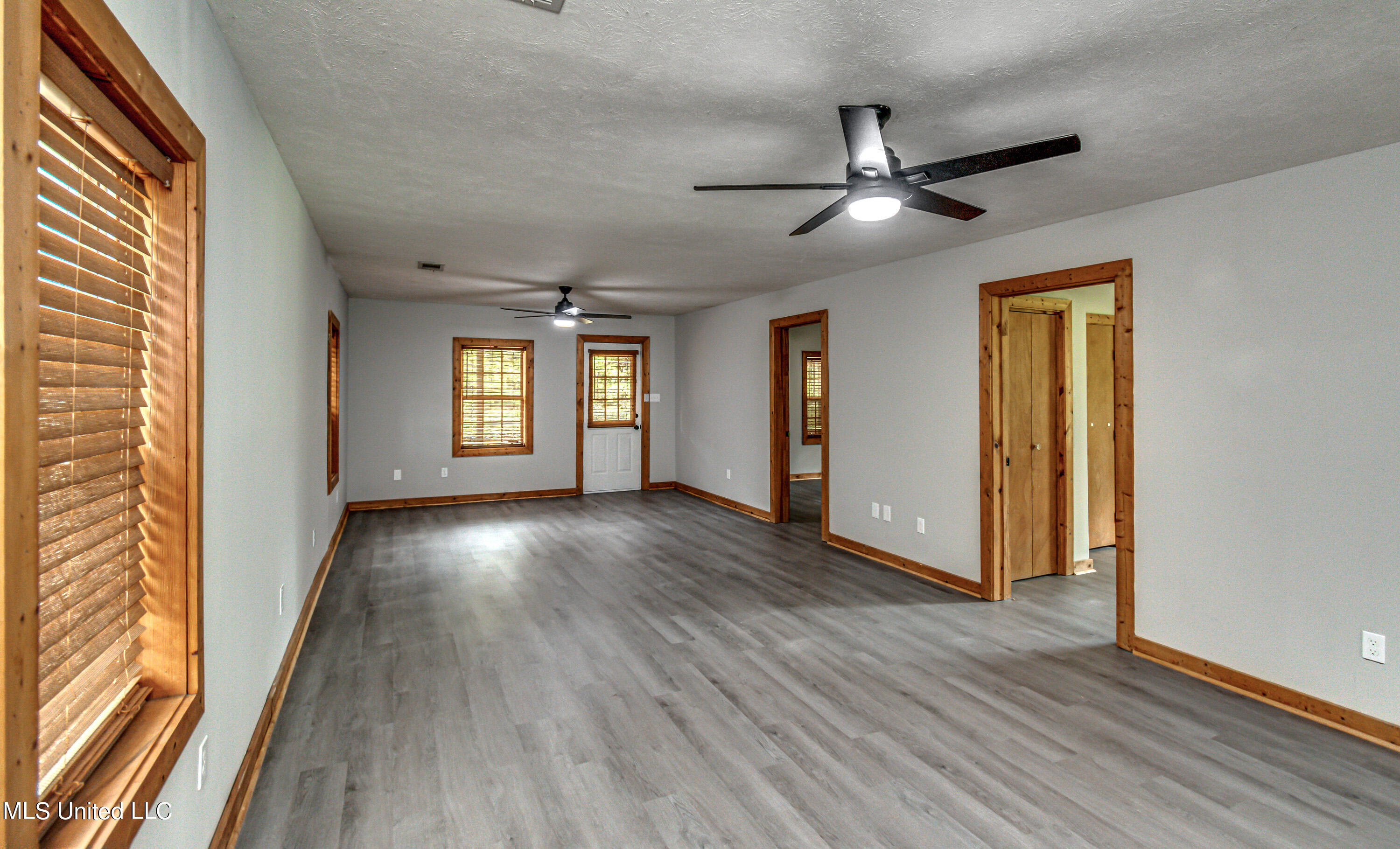 4617 South Siwell Road Byram, MS 39212 - Photo 15 of 47 4617 S Siwell Road-26