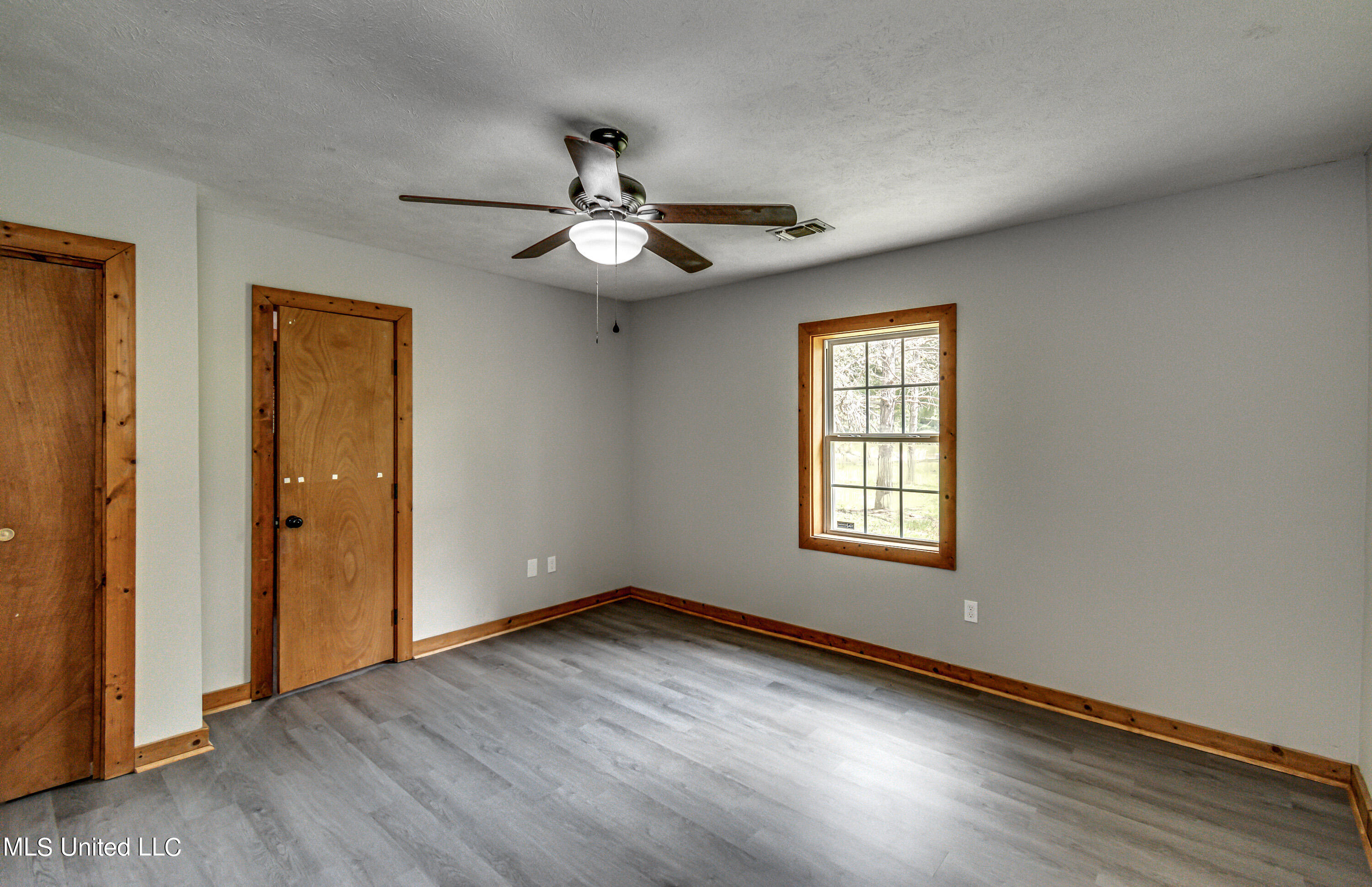 4617 South Siwell Road Byram, MS 39212 - Photo 23 of 47 4617 S Siwell Road-35