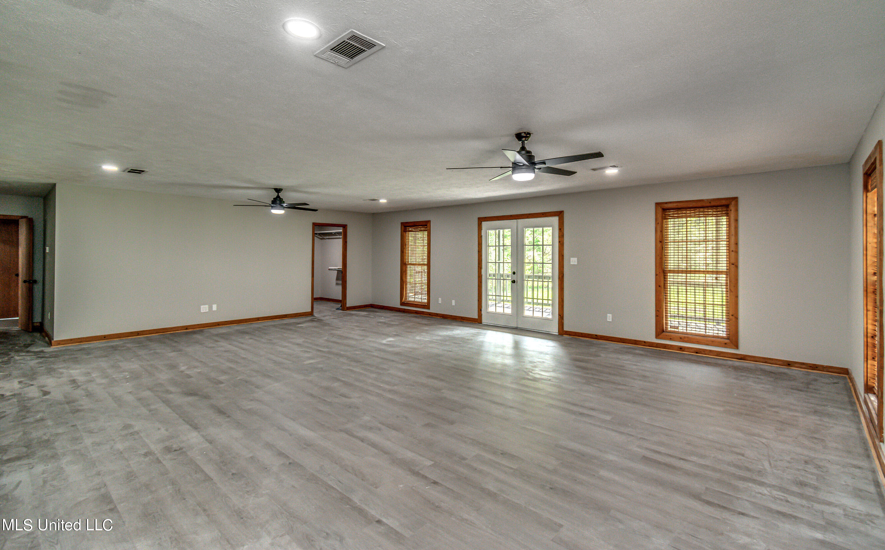 4617 South Siwell Road Byram, MS 39212 - Photo 40 of 47 4617 S Siwell Road-58