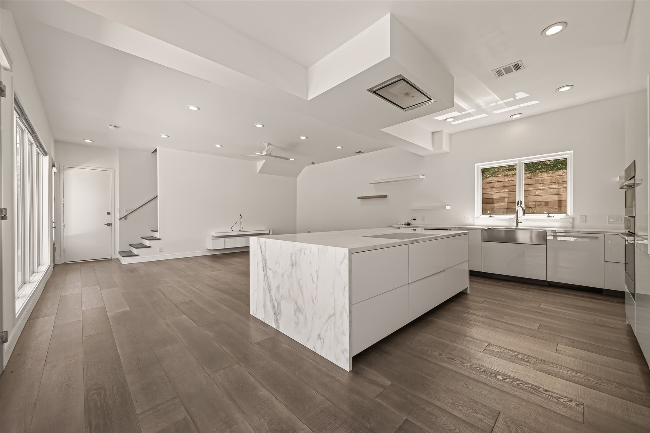 2114 Wroxton Road Houston, TX 77005 - Photo 22 of 50 Kitchen