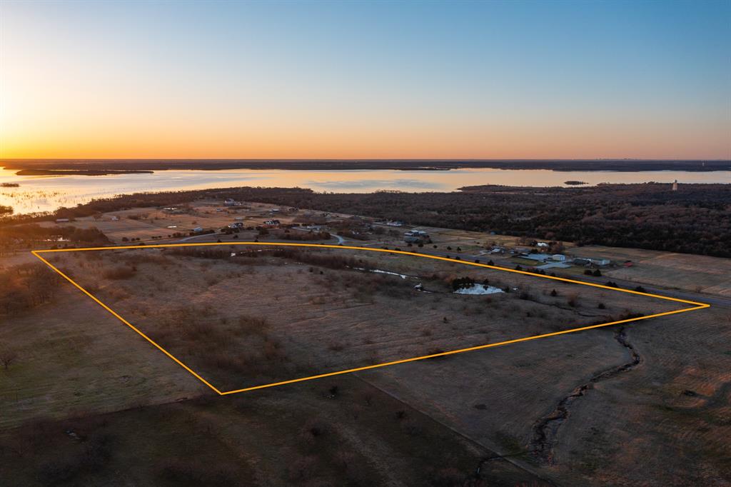 3002 Valley View Valley View, TX 76272 - Photo 2 of 4 Aerial view with property boundaries highlighted