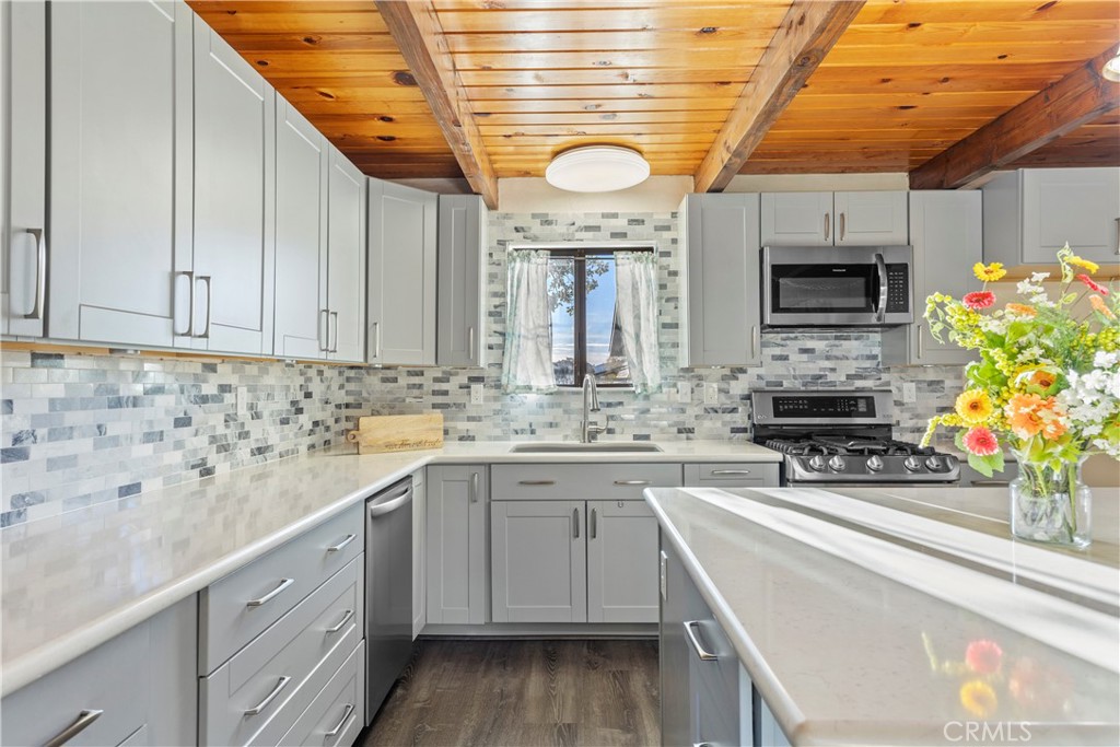 27900 Bear Valley Road Tehachapi, CA 93561 - Photo 17 of 41