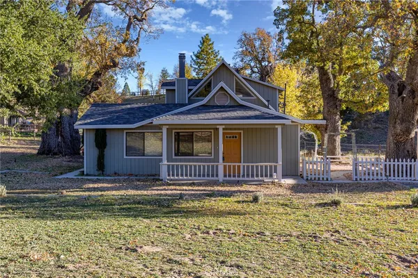 $499,000 | 27900 Bear Valley Road, Tehachapi, CA 93561
