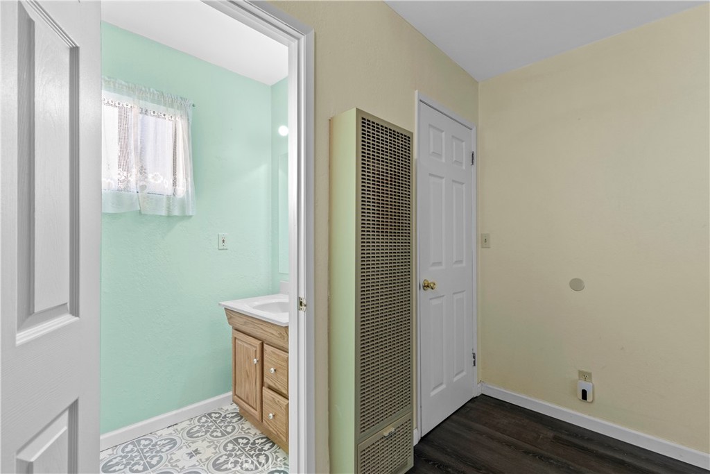 27900 Bear Valley Road Tehachapi, CA 93561 - Photo 41 of 41 Downstairs half bath