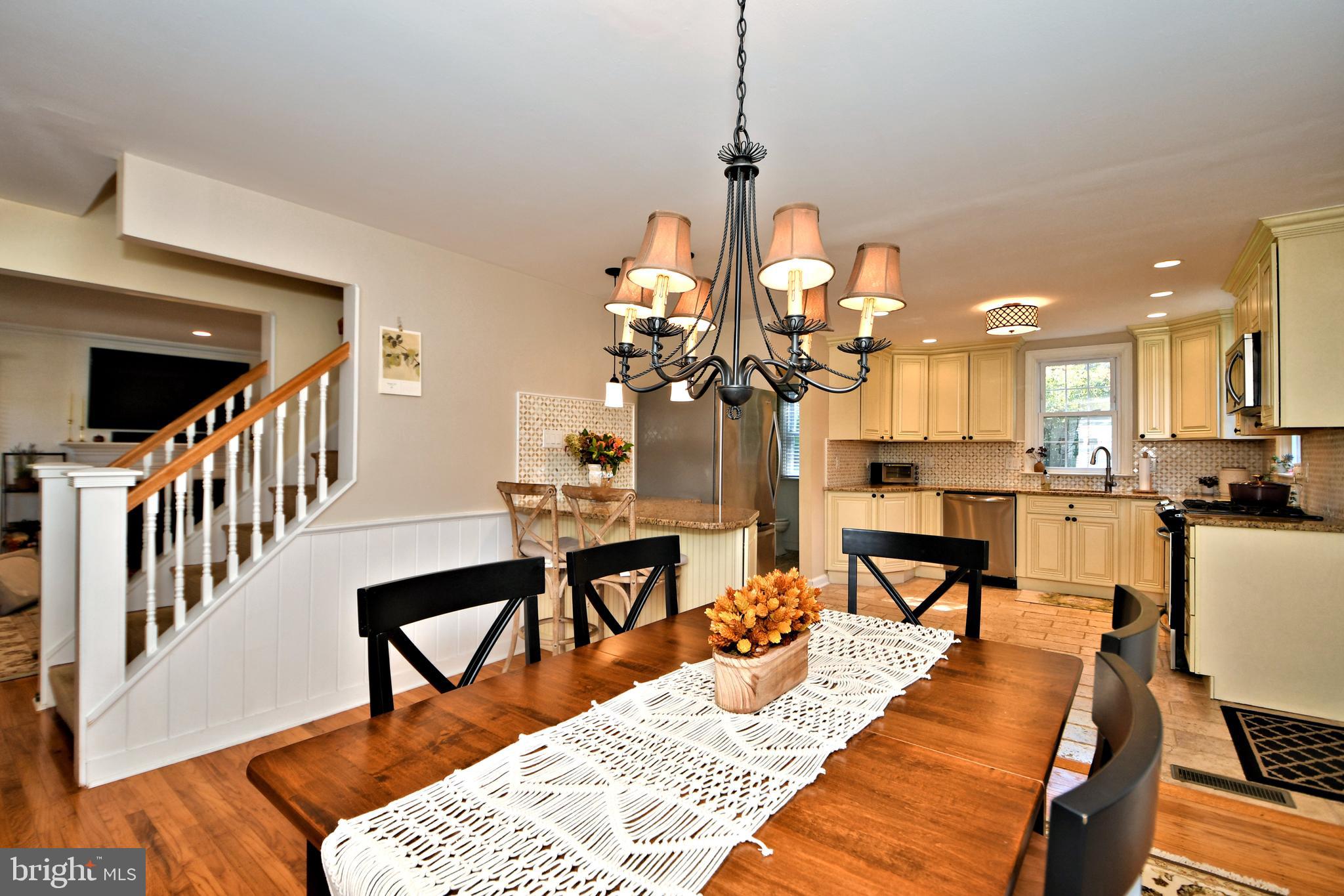 502 Marks Road Oreland, PA 19075 - Photo 13 of 62 Dining area looking into the kitchen
