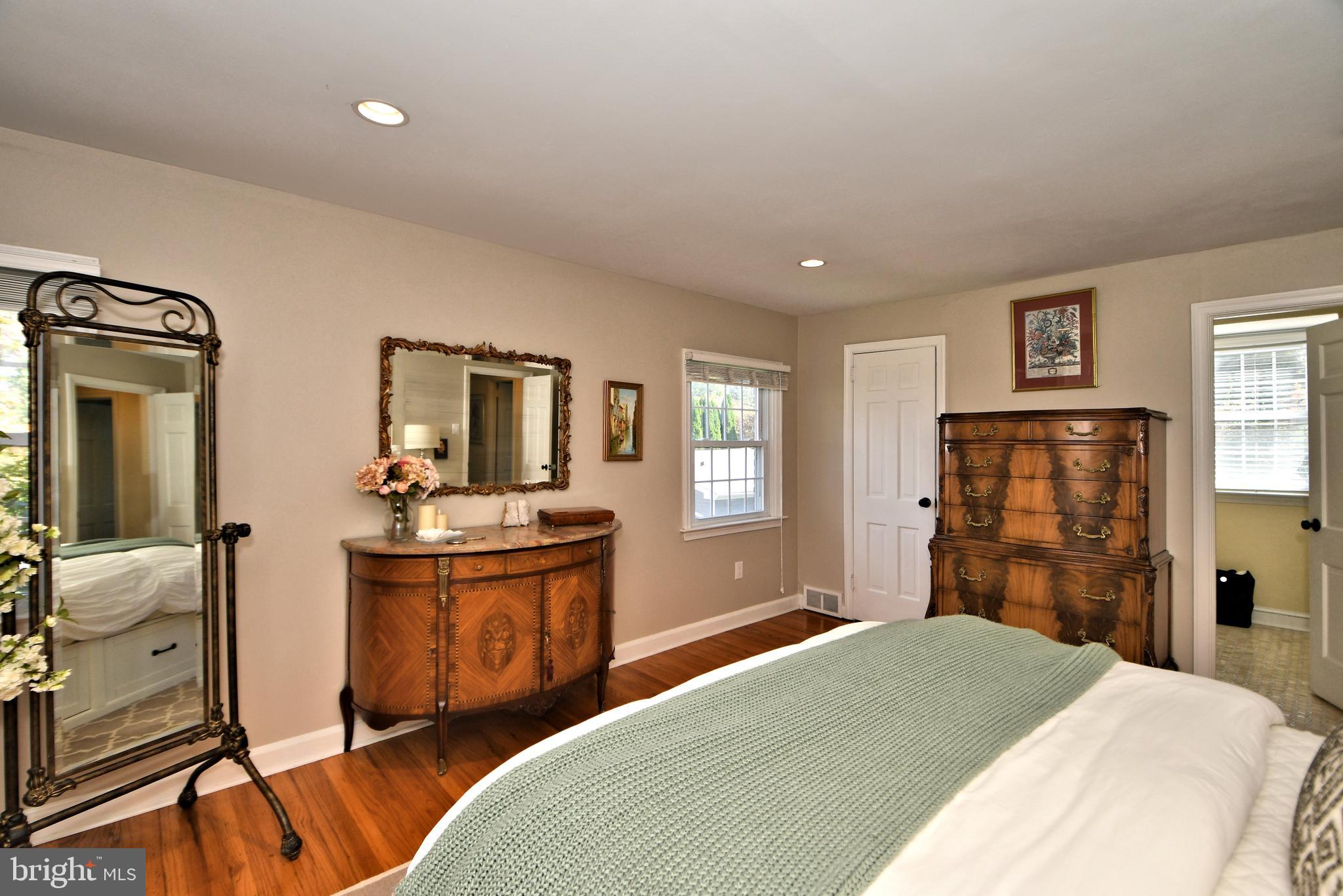 502 Marks Road Oreland, PA 19075 - Photo 29 of 62 Primary bedroom
