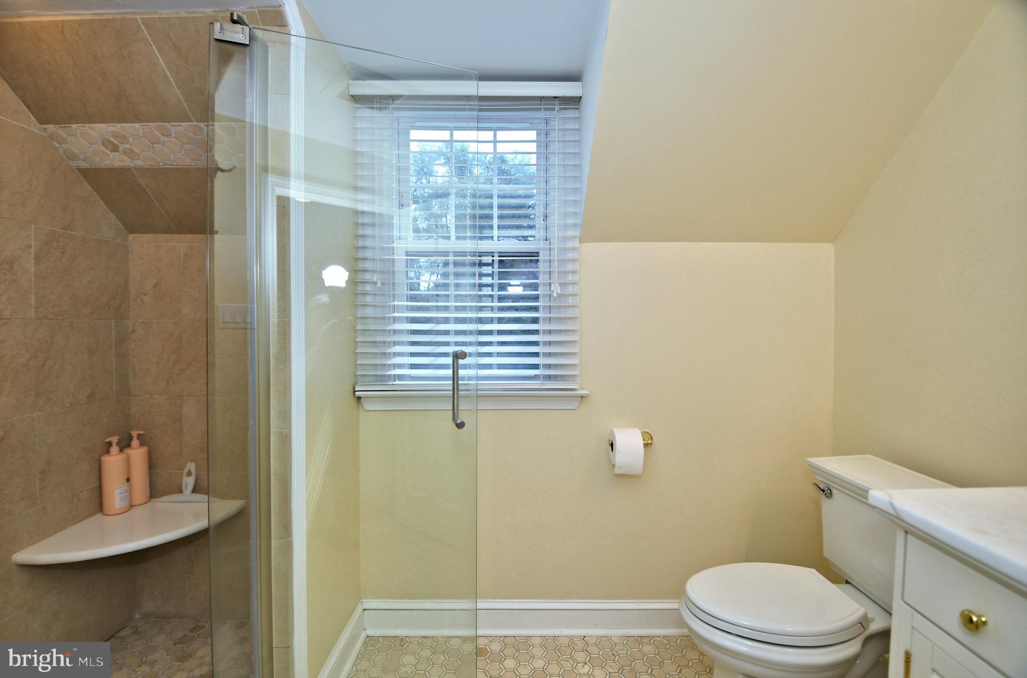 502 Marks Road Oreland, PA 19075 - Photo 33 of 62 Primary bath