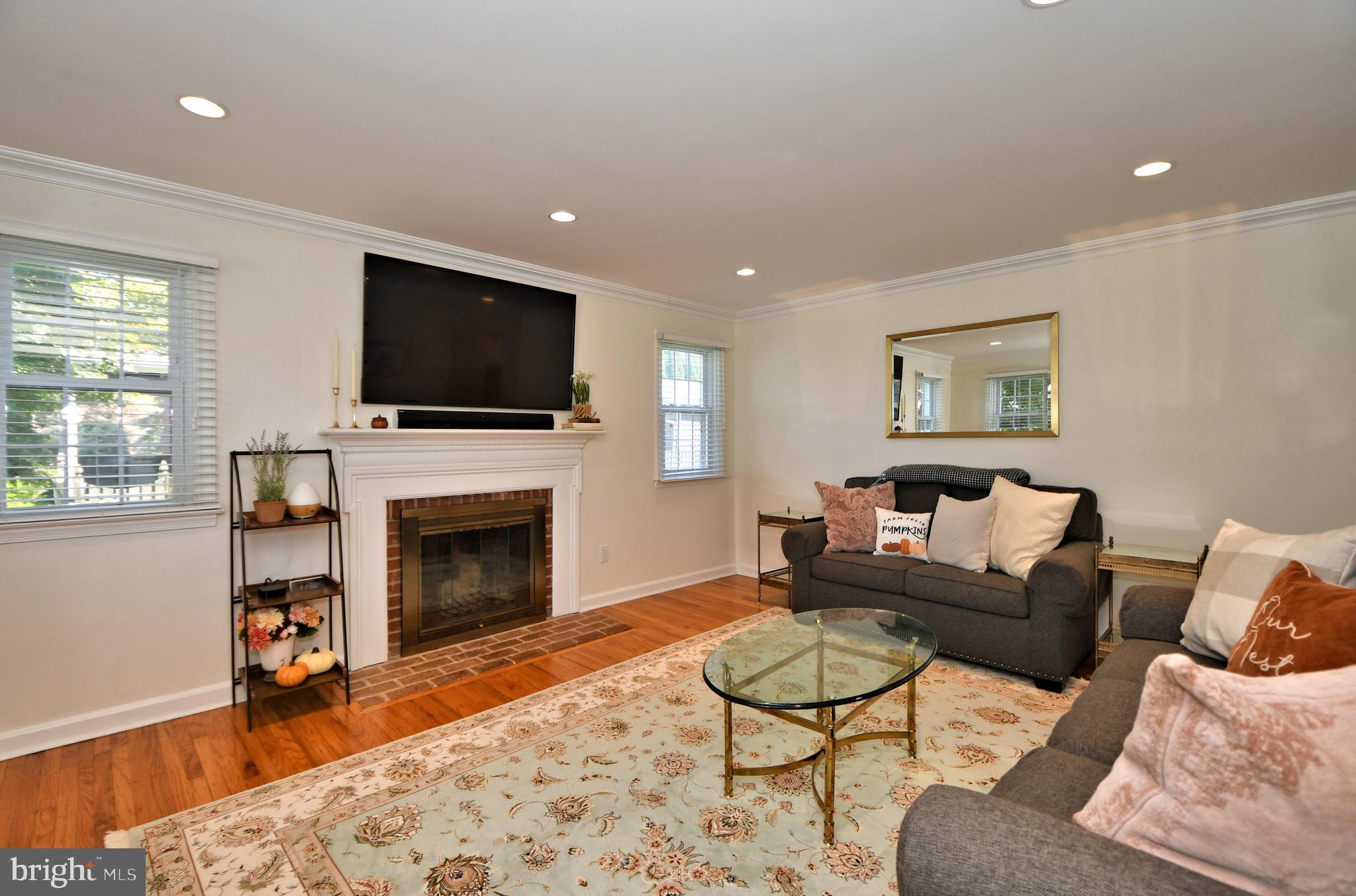 502 Marks Road Oreland, PA 19075 - Photo 6 of 62 Living room w/ hardwood floors