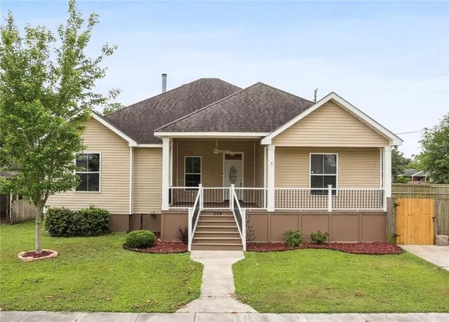 $400,000 | 204 Doerr Drive, Arabi, LA 70032