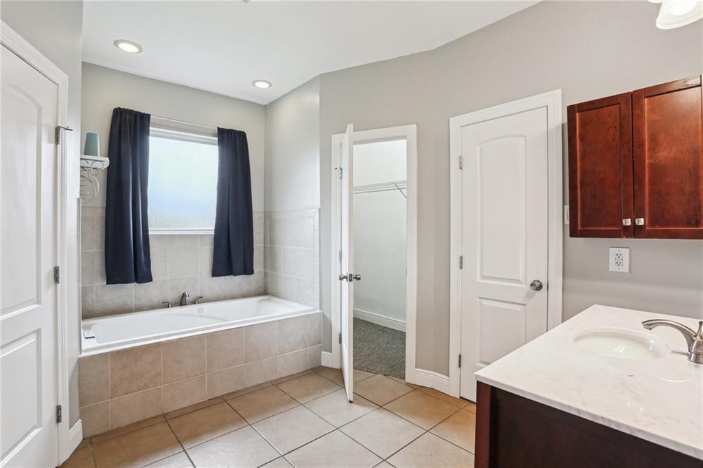 204 Doerr Drive Arabi, LA 70032 - Photo 12 of 26