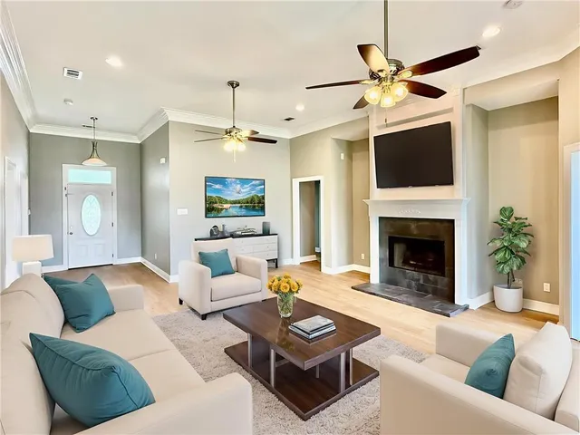 $400,000 | 204 Doerr Drive, Arabi, LA 70032