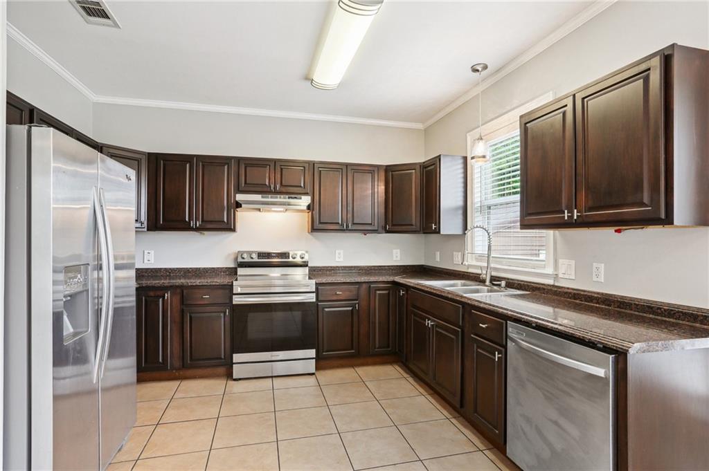 204 Doerr Drive Arabi, LA 70032 - Photo 8 of 26