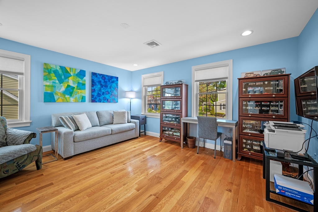155 Green Street, Unit 4 Marblehead, MA 01945 - Photo 23 of 34