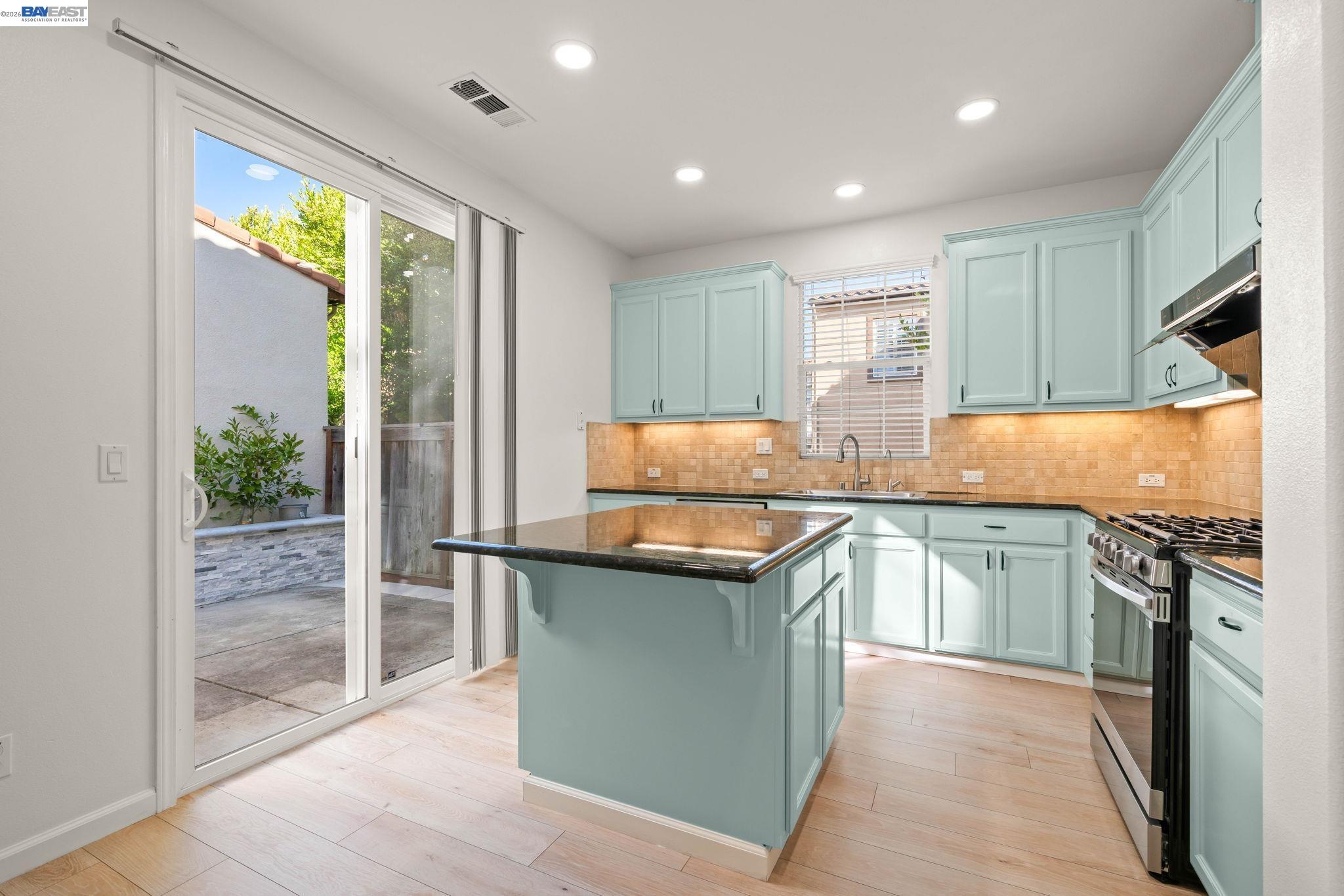2229 Maidenhair Way San Ramon, CA 94582 - Photo 14 of 64 Gallery Image 14