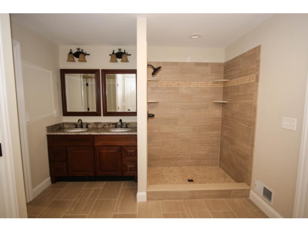 199 North Amherst Road Bedford, NH 03110 - Photo 11 of 24 Gallery Image 11