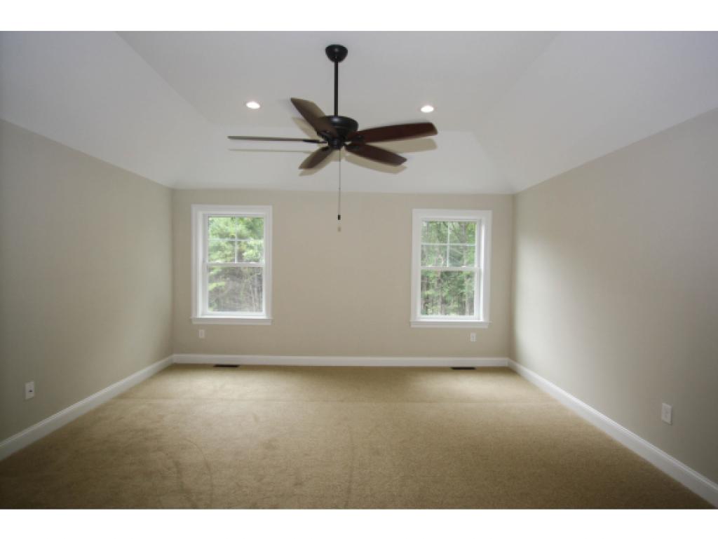 199 North Amherst Road Bedford, NH 03110 - Photo 9 of 24 Gallery Image 9