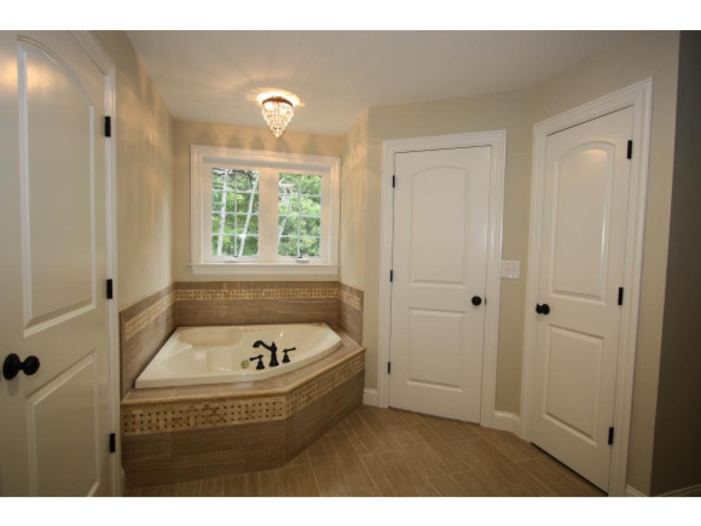 199 North Amherst Road Bedford, NH 03110 - Photo 10 of 24 Gallery Image 10
