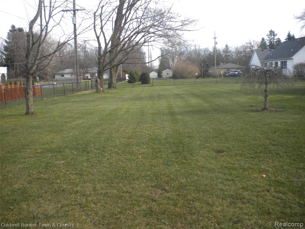 858 Henderson Road Howell, MI 48855 - Photo 47 of 50 Gallery Image 47