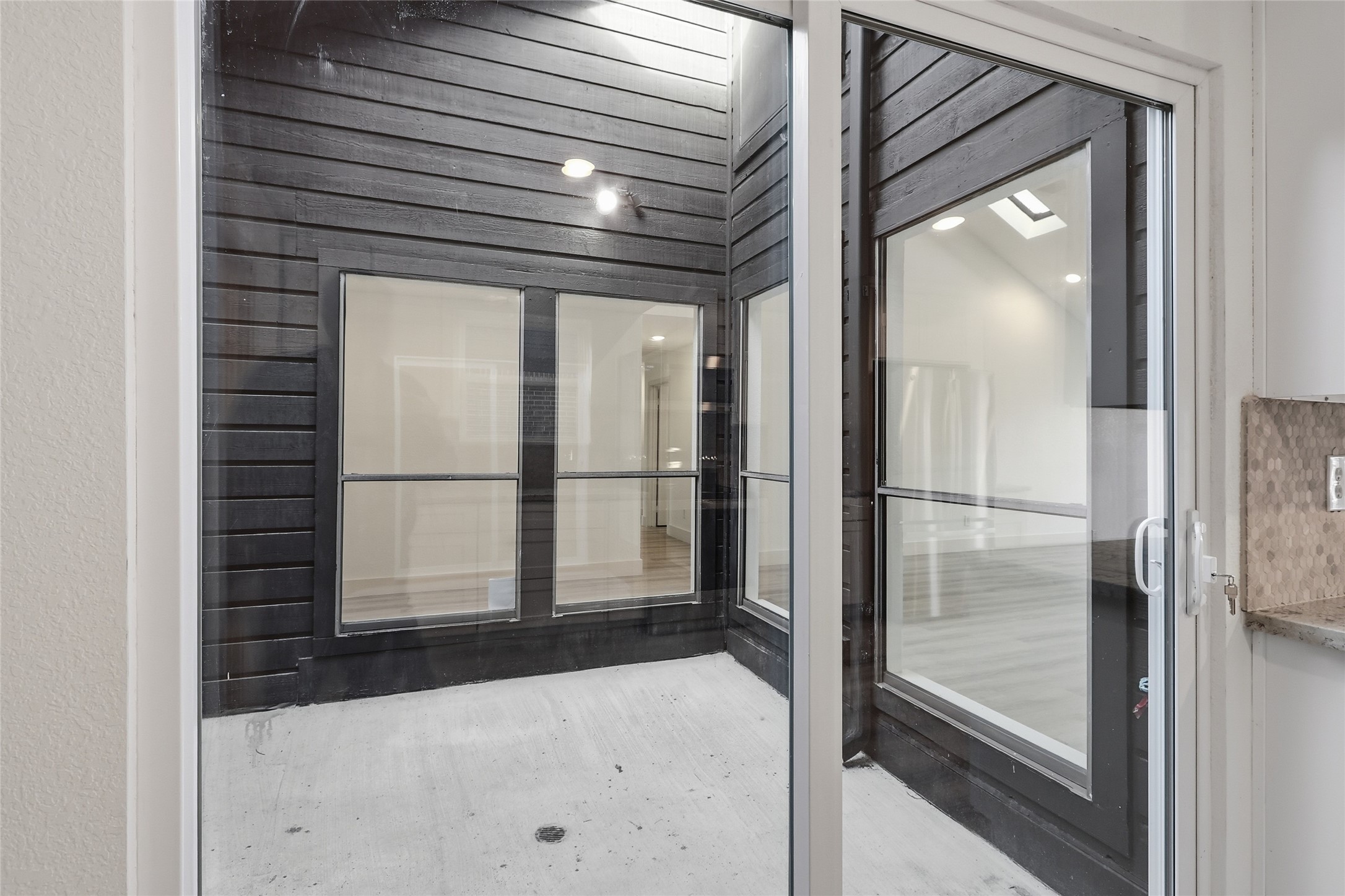 19110 Baton Pass Humble, TX 77346 - Photo 14 of 41 Atrium entrance from the kitchen.