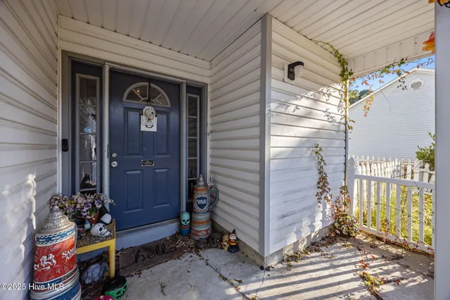 $330,000 | 128 Lee K Allen Drive, Havelock, NC 28532