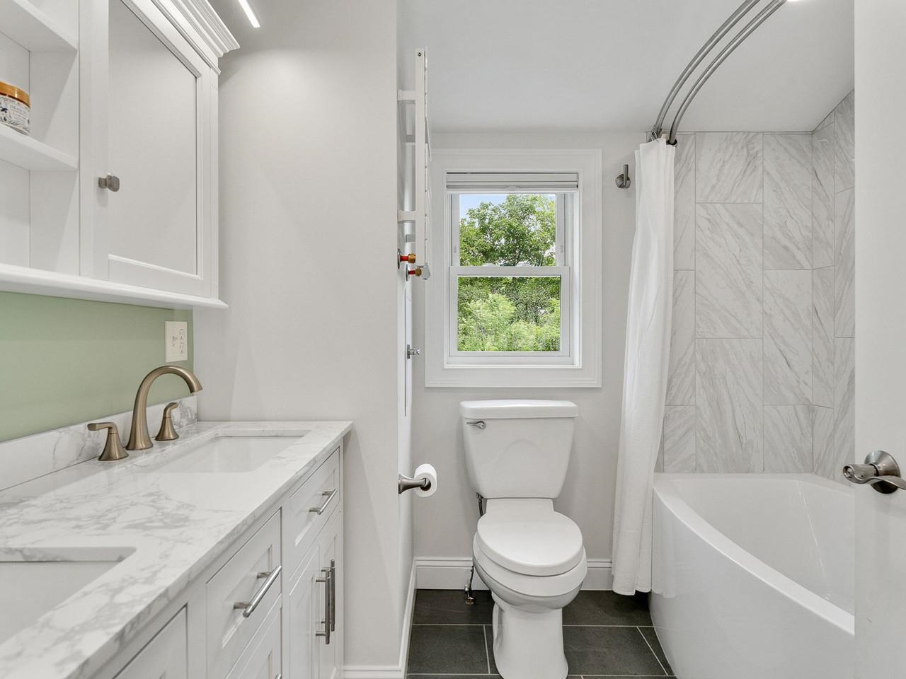 1233 Satterly Road Ferrisburgh, VT 05456 - Photo 29 of 60