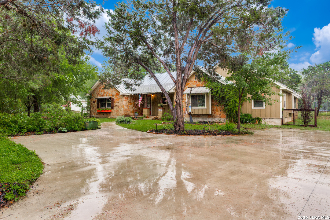 11154 Moorway Helotes, TX 78023 - Photo 2 of 37