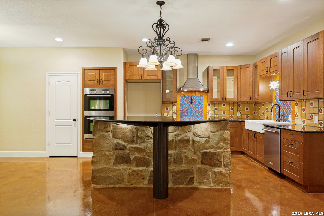 11154 Moorway Helotes, TX 78023 - Photo 9 of 37