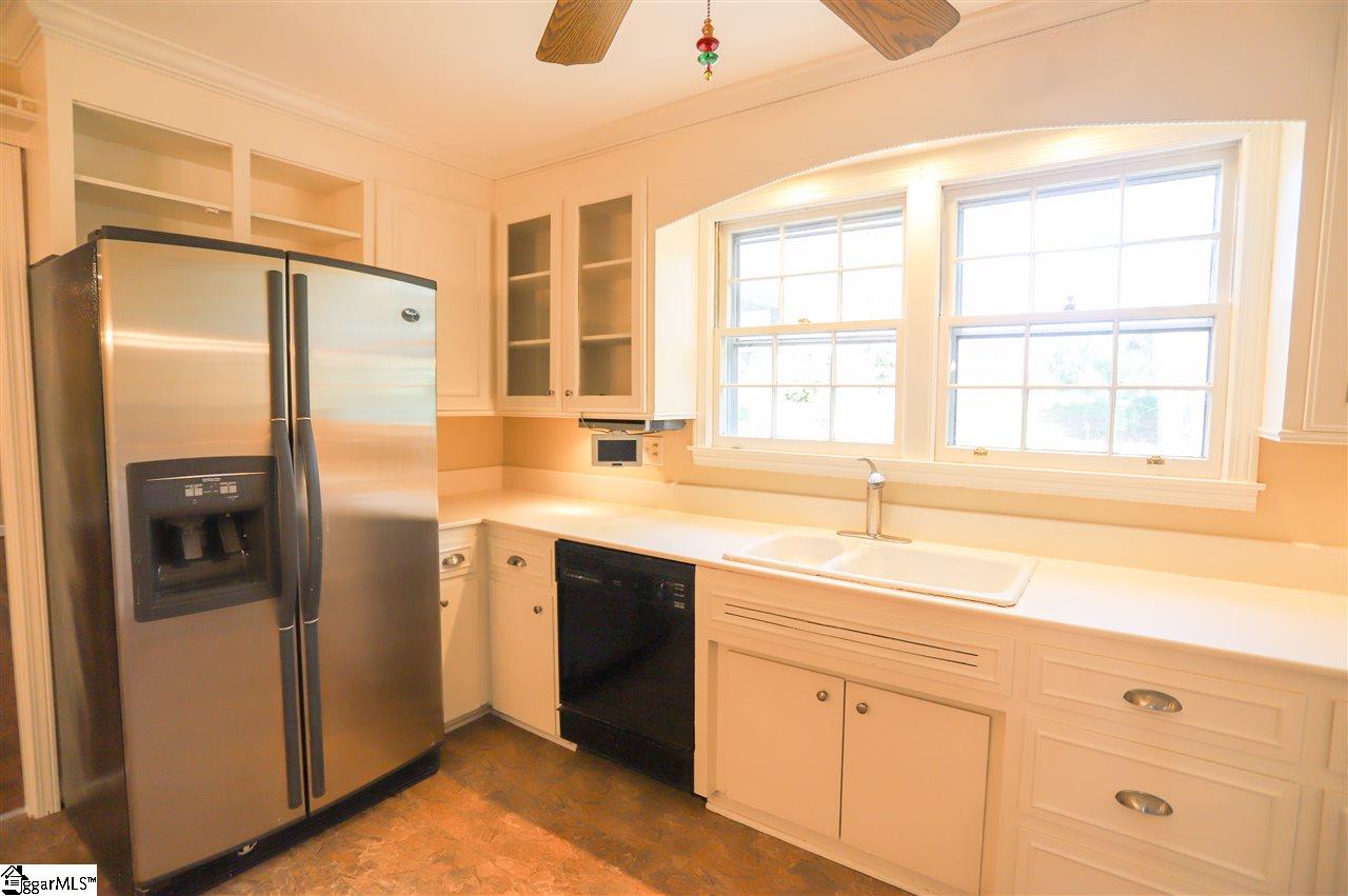 41 Dameron Avenue Greenville, SC 29607 - Photo 6 of 32 Gallery Image 6