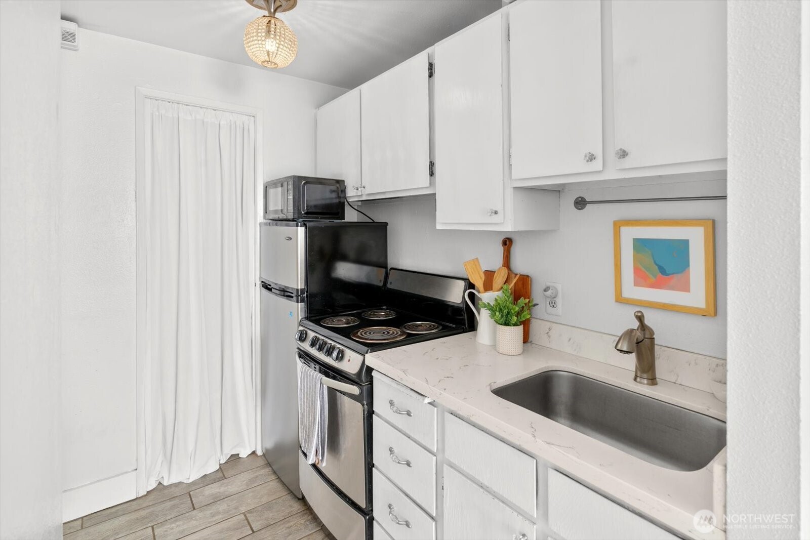 1017 Minor Avenue, Unit 206 Seattle, WA 98104 - Photo 12 of 23